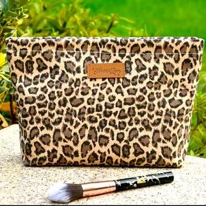 LEOPARD PRINT | Large Canvas Makeup Bag (Brand New!) ✨